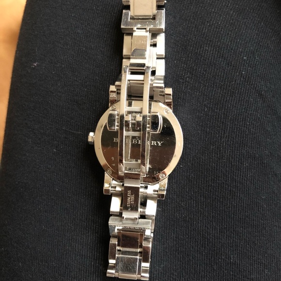 Burberry stainless steel quartz watch - Picture 4 of 6